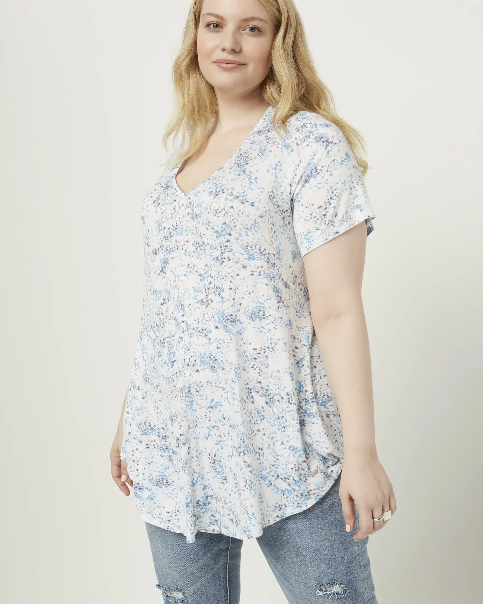 Adelaide V-Neck Top | White / Light Blue