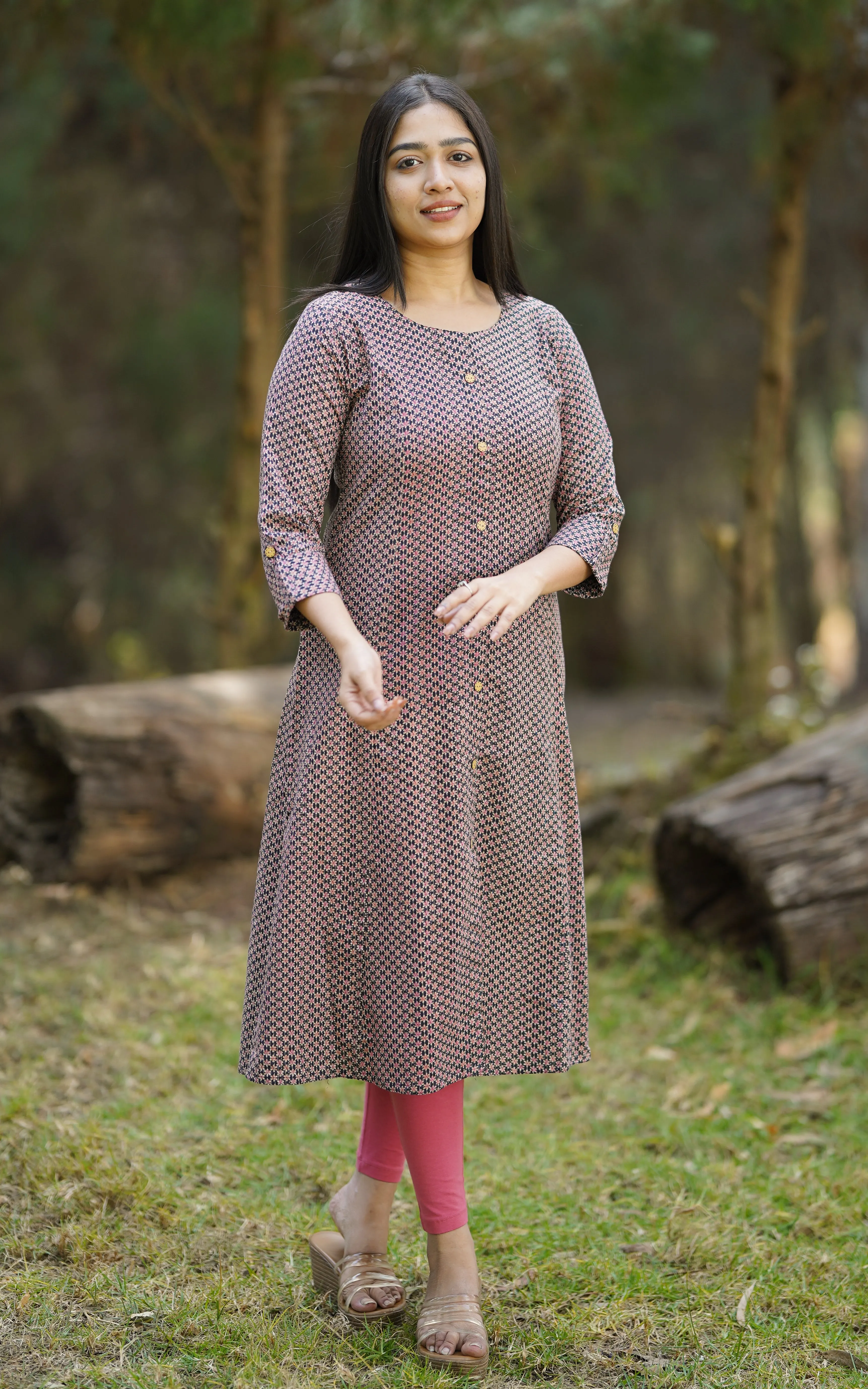 Anvika Black