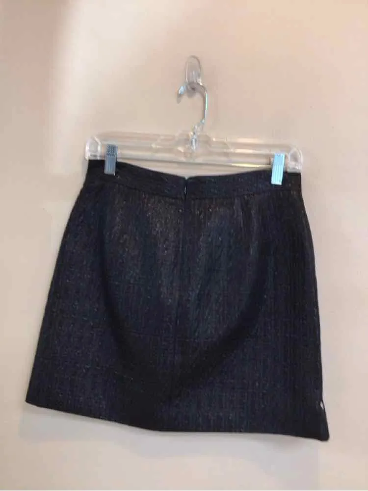 BCBG SIZE 4 Ladies SKIRT
