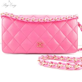 CHANEL Caviar Bifold Wallet with Chain