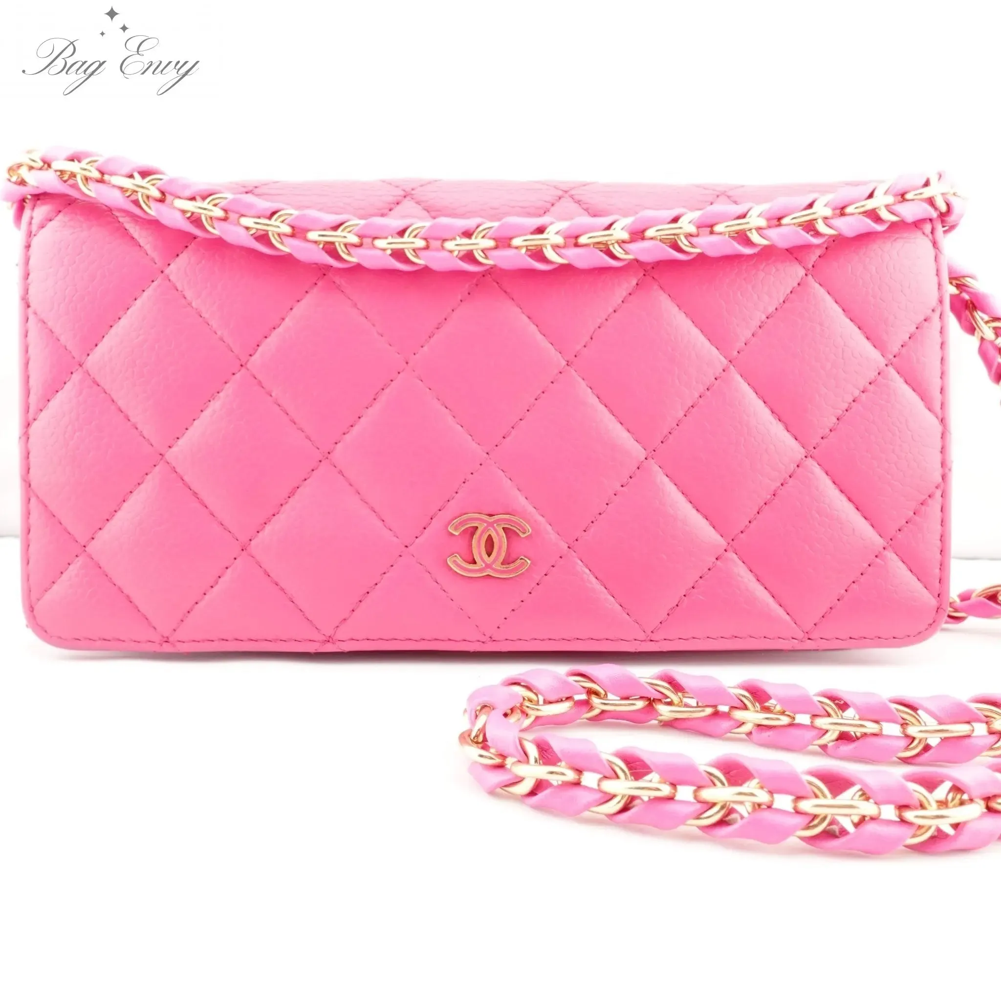 CHANEL Caviar Bifold Wallet with Chain