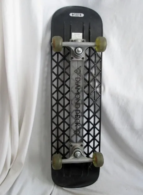 DIAMOND DECK Brand BLACK MESH SKATEBOARD RAMPAGE WHEELS ABEC-1 Skateboarding