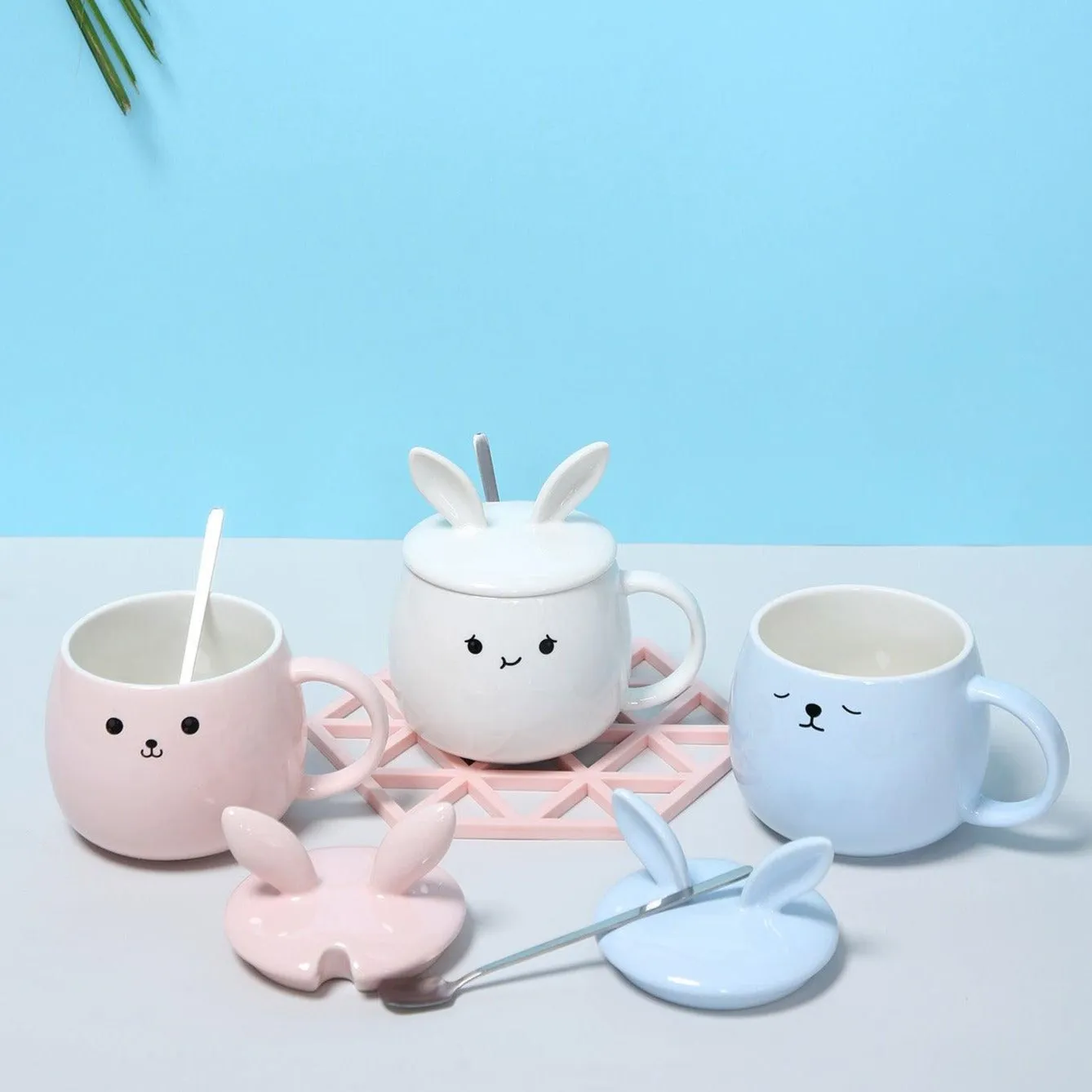 Heat Sensitive Ceramic Mug with Lid & Spoon - 430ML