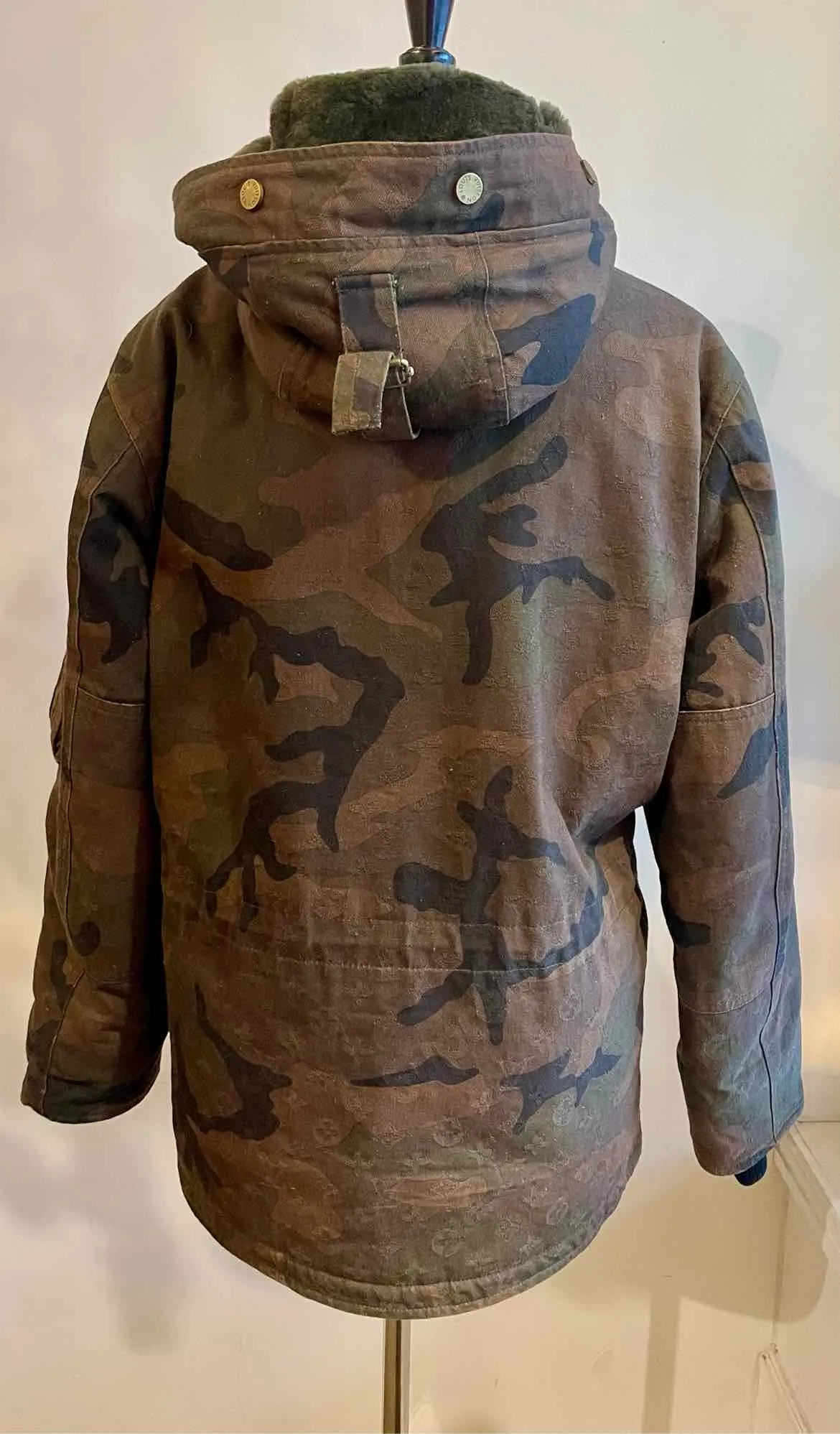 LOUIS VUITTON Size S Army Green Jacket