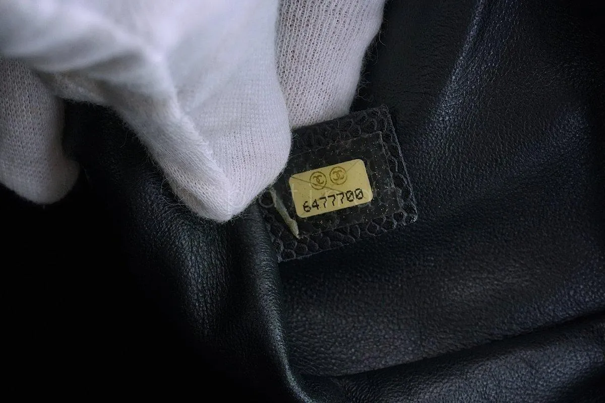 *rare* Chanel Vintage Black Caviar Jumbo Flap Bag RHW